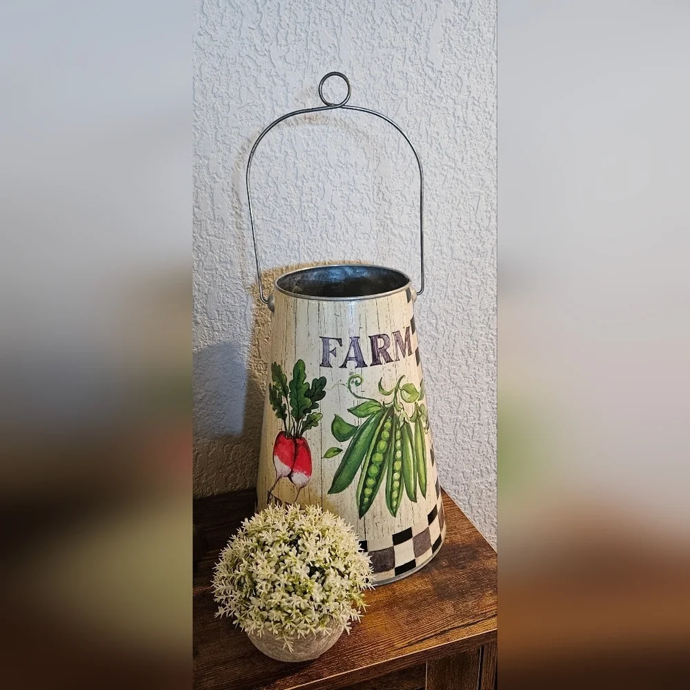 Black And White Checkered Metal Farm Garden Bucket